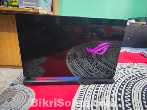 Asus ROG Strix SCAR 17 (2022) G733ZW